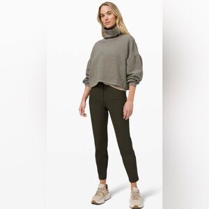 DARK OLIVE CITY SLEEK 5-POCKET 7/8 PANT (Women’s)